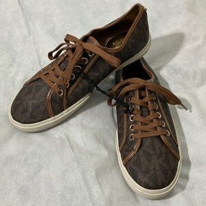 Michael Kors Shoes Size 8.5